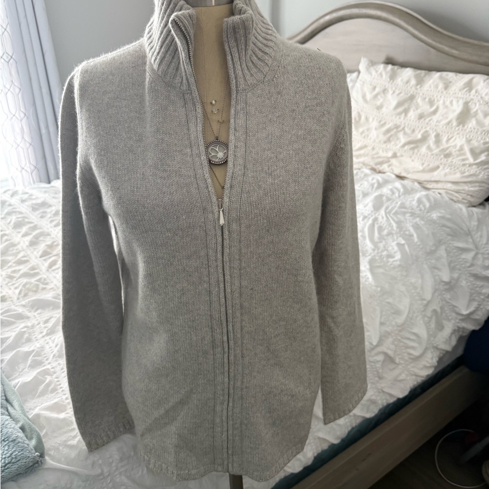 Malo Women's Cream Zip-Up Sweater